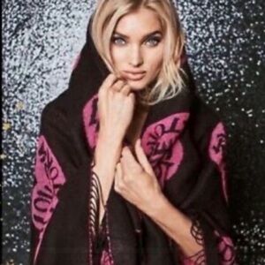 ❤️PINK VICTORIA SECRET HEART BLANKET NEW